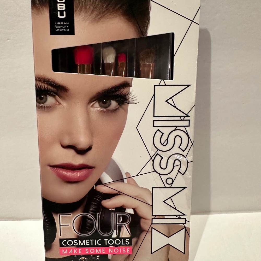 UBU Cosmetic Eye Tools. Pack of 4 brushes